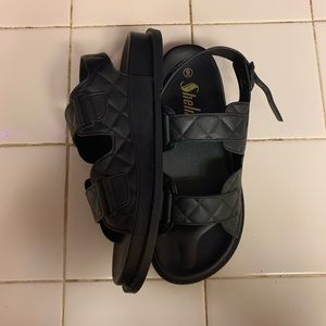 SHEIN Designer Black Platform Belt Buckle Sandel- 9